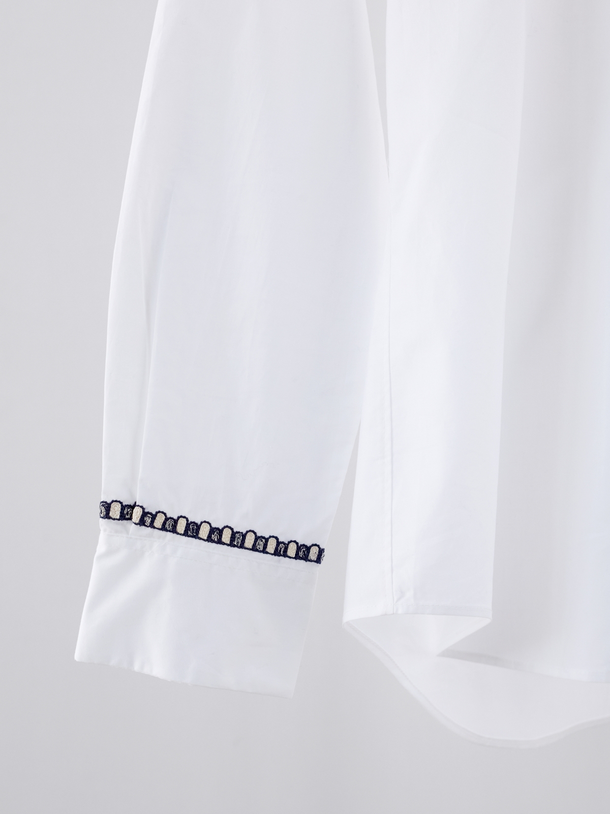 Grandeur White