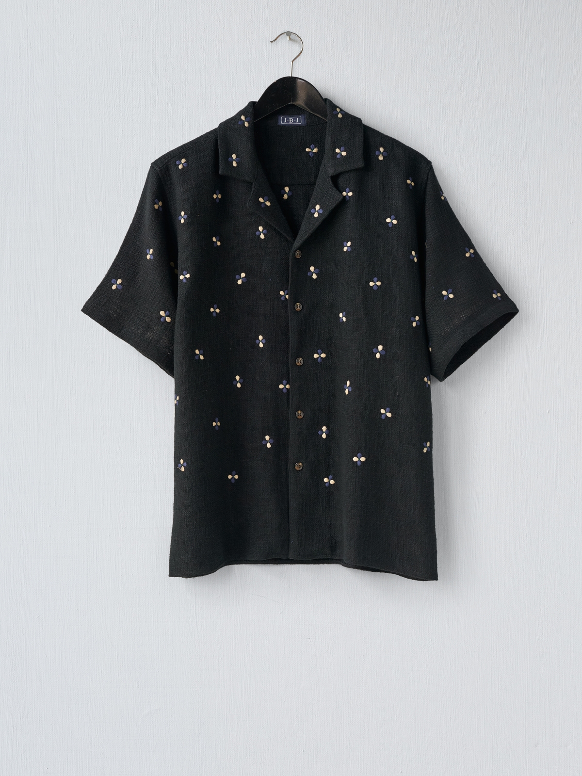 Tripo Black
