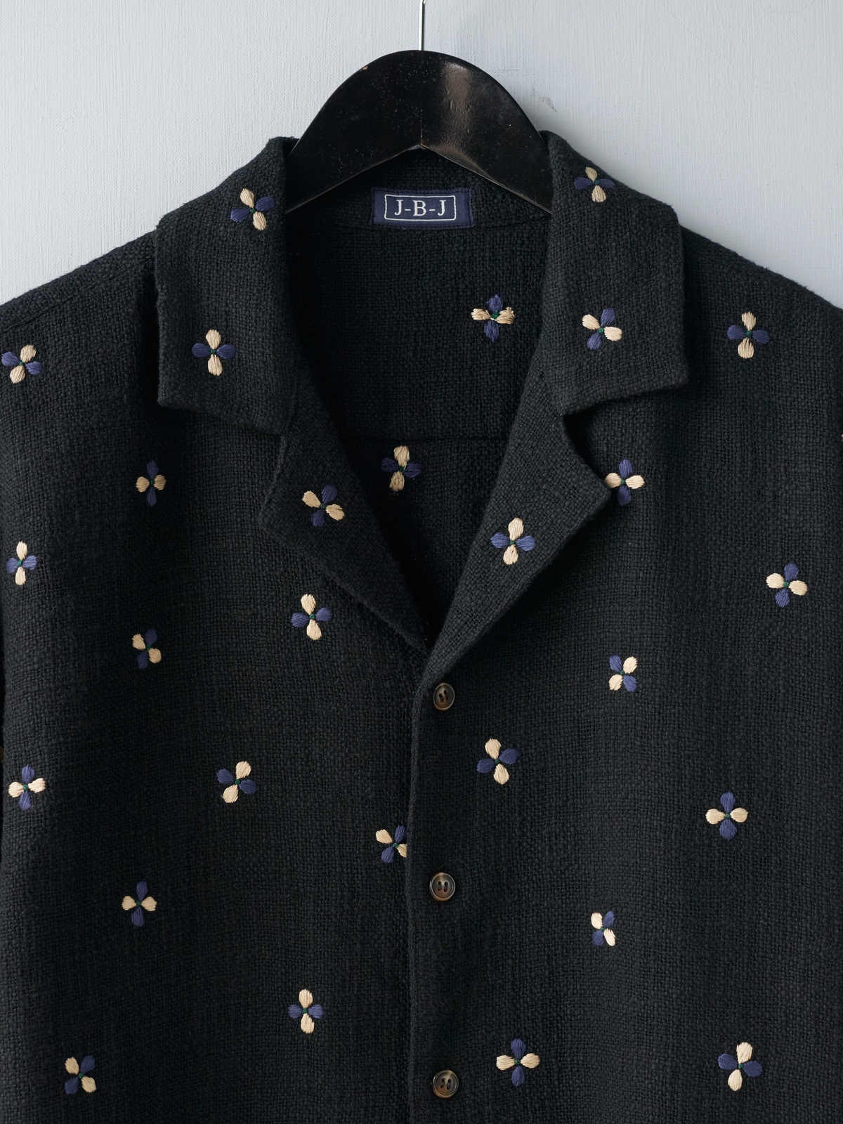 Tripo Black