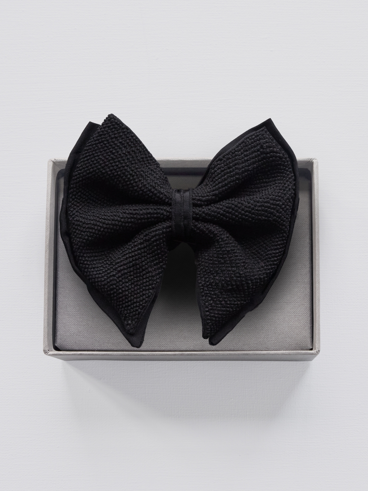 Black knottie